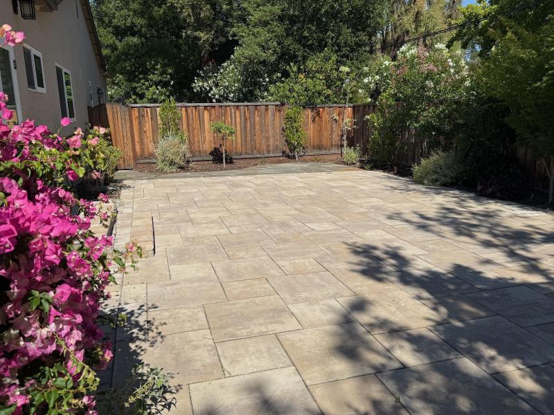 Front Yard Refresh in Palo Alto gallery image