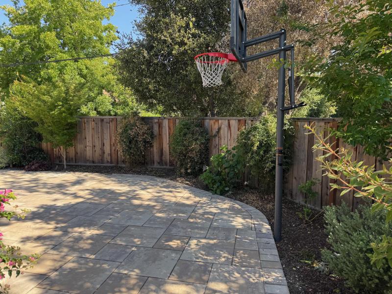 Front Yard Refresh in Palo Alto gallery image